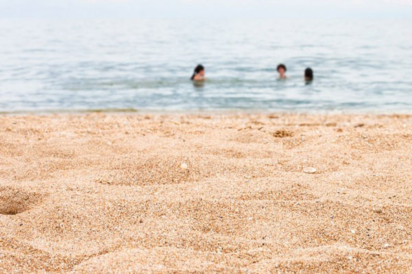 В Абхазии с 1 августа начнут штрафовать на 6 тыс. руб. за прогулки с голым торсом