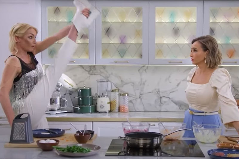 Балерину Волочкову затравили за внешний вид в шоу: что случилось | Волочкова появилась в шоу Анфисы Чеховой и стала объектом насмешек