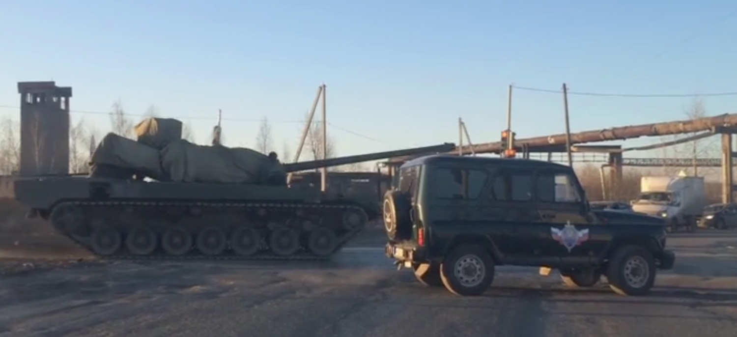 Парада не дождались: новый танк «Армата» засняли на видеорегистратор. ВИДЕО