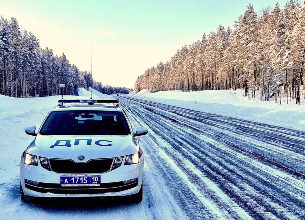 В Екатеринбурге владельцы Infiniti QX70 накопили штрафов от ГИБДД на сумму около 700 тыс. рублей