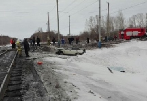 Столкновение поезда и автомобиля в Башкирии: есть жертвы