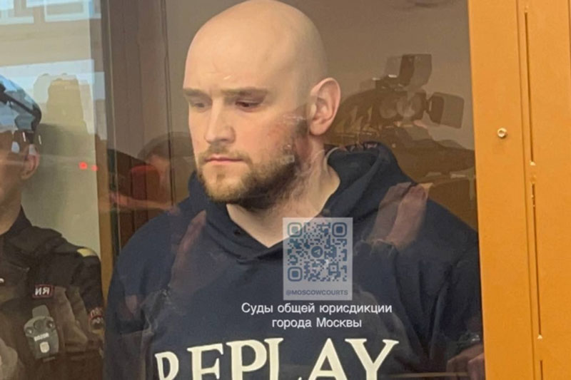 Суд в Москве отправил под домашних арест двух хирургов клиники IQ Plastique | В Москве двум хирургам клиники IQ Plastique вынесли меру пресечения