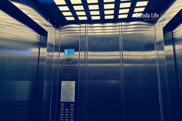 На грани катастрофы: в Мурино лифт упал с 18-го этажа, люди выжили только чудом | Лифт с пассажирами сорвался в шахту с 18-го этажа в Ленобласти