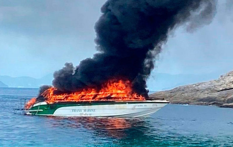 На Пхукете столкнулся катер с туристами: госпитализированы 23 россиянина, есть погибшая | На Пхукете катер с туристами затонул: 23 россиянина госпитализированы