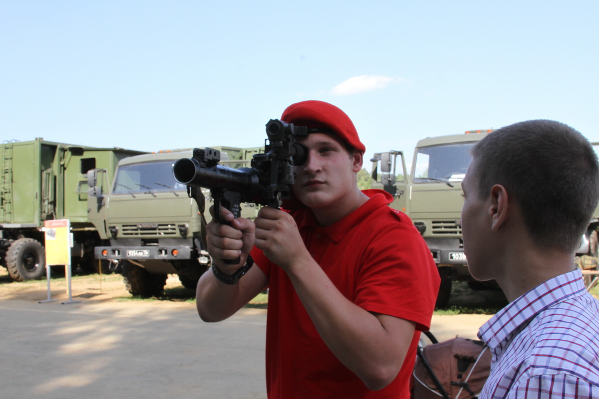 Более 7 тысяч уральцев стали гостями форума «Армия-2017» на Свердловском полигоне