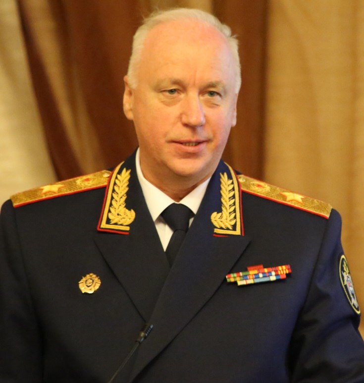 Сотрудников СК обязали поставить в соцсетях фотографии в форме