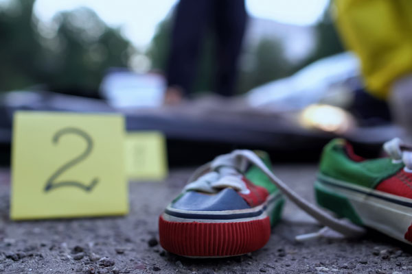 Двухлетний ребенок утонул в бассейне во дворе своего дома