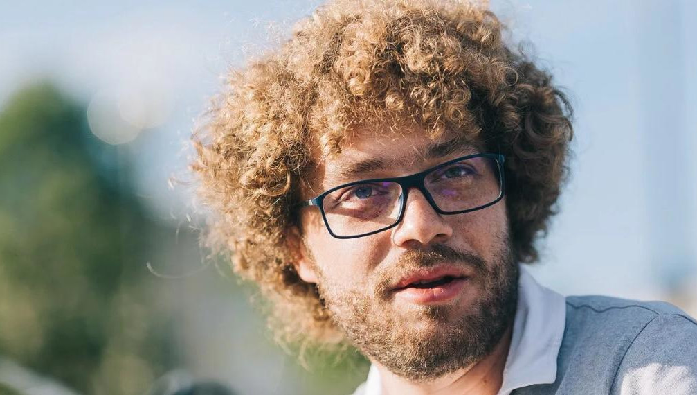 Блогер Илья Варламов опозорил команду мэра Магдеева на всю страну