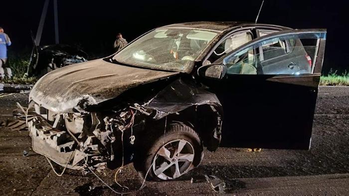 Два человека погибли и трое пострадали в ДТП в Исетском районе Тюменской области | В Тюменской области водитель Nissan выехал на встречку и погубил двух людей