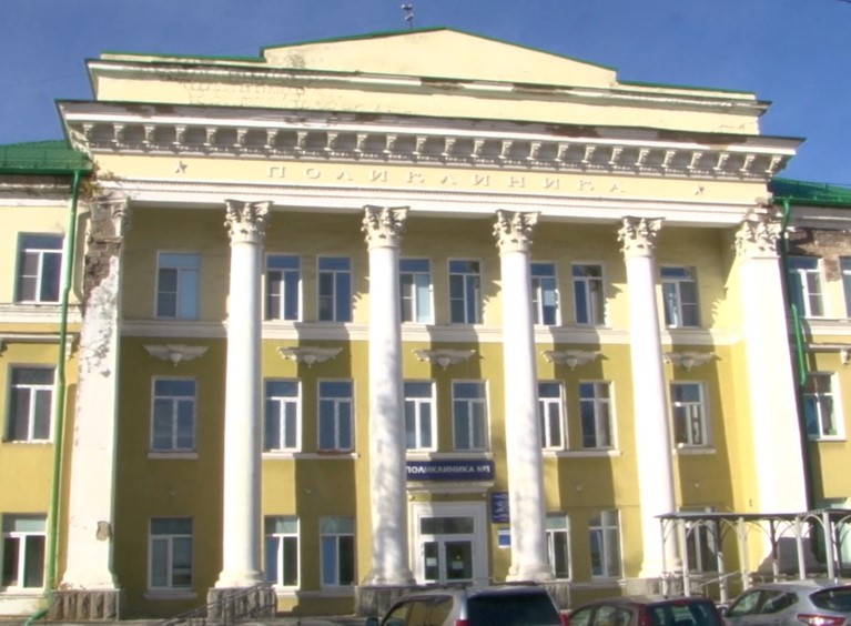 Врачебный бунт: из больницы Первоуральска уволились 111 медиков из-за нового заместителя главврача | Медики уральской больницы устроили бунт и обратились к Путину