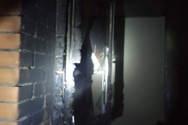 В новогоднюю ночь в России во время салютов загорелись 2 квартиры. Видео