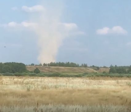 Под Рязанью засняли песчаный вихрь