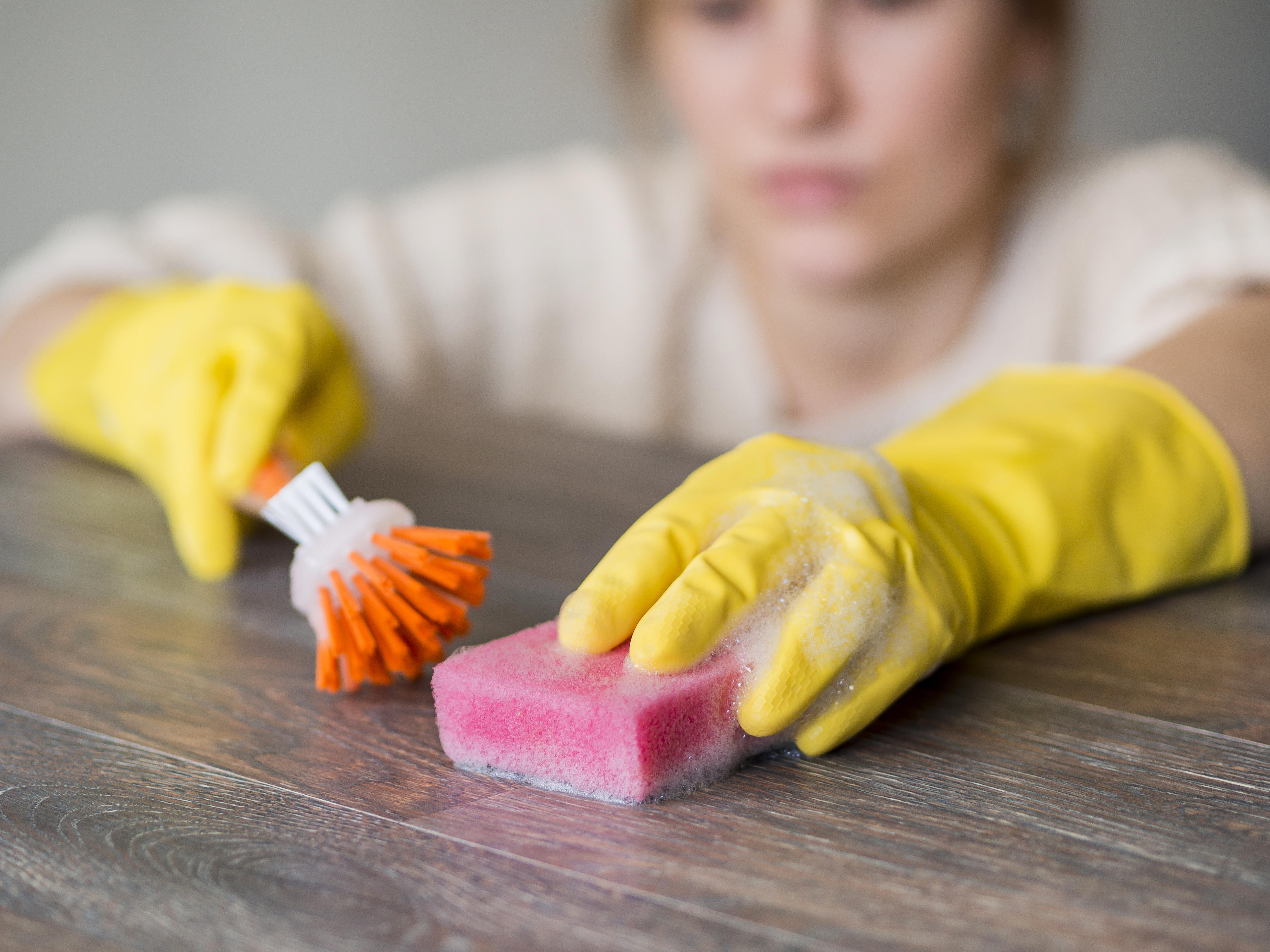 Уксус + туалетная бумага: неожиданный секрет идеальной уборки - дёшево и эффективно