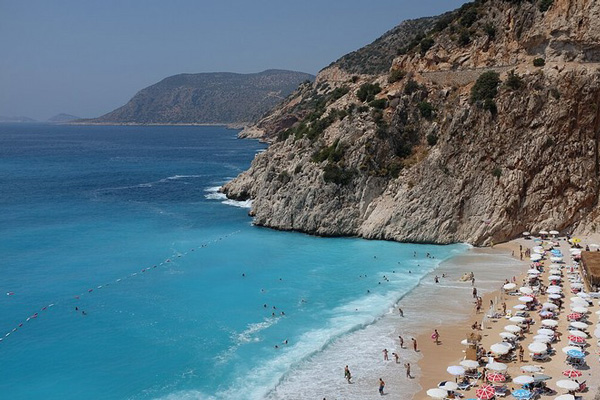 Труп без головы и руки найден на пляже пятизвёздочного отеля в Турции