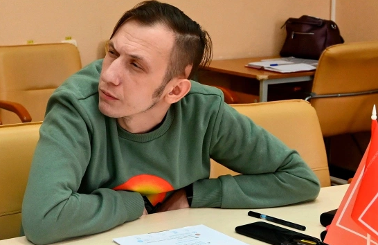 Не вставший под гимн калужский депутат получил повестку в военкомат