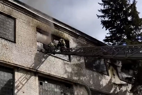 Трое человек погибли при пожаре на машиностроительном заводе в Воронеже | Трое человек погибли, двое пострадали при пожаре на заводе в Воронеже
