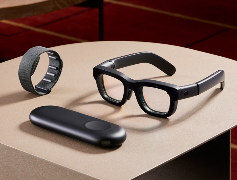 Разработка будущего: Марк Цукерберг представил управляемые мозгом очки | Марк Цукерберг представил голографические очки Orion, управляемые мозгом