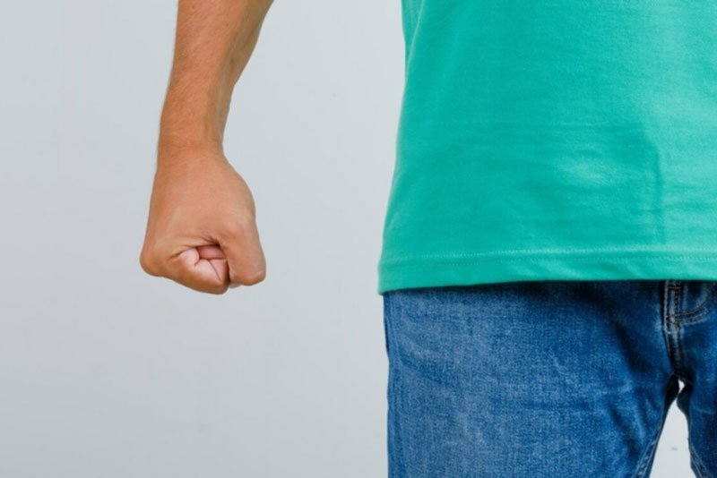 Житель Татарстана избил ребенка на самокате, который наехал ему на ногу | В Татарстане мужчина ударил ребенка, врезавшегося в него на самокате