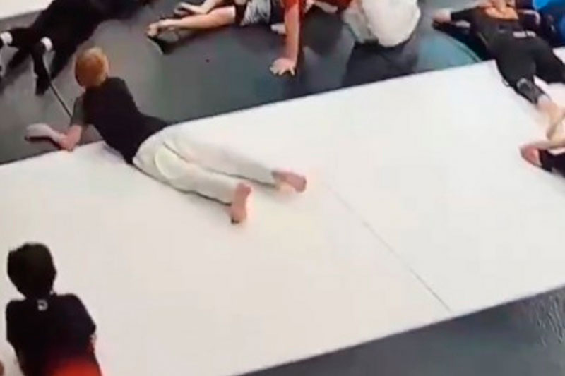 Силовики устроили облаву в детской академии единоборств Краснодара | В Краснодаре силовики провели облаву на школу единоборств «Молодые орлы»