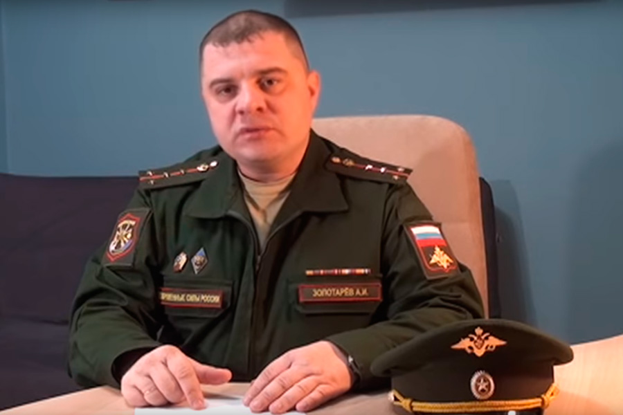 Семью офицера угрожают сжечь за отказ участвовать в коррупционных схемах