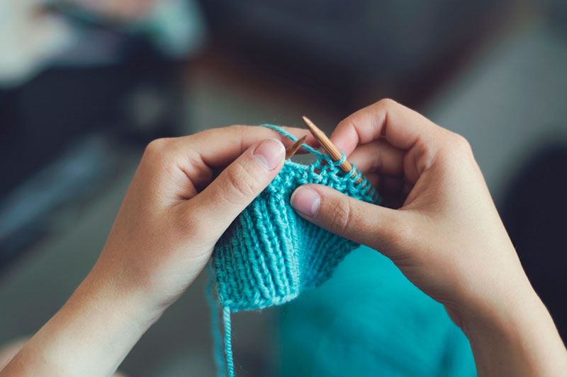 Ученые посоветовали рукодельничать вместо работы, чтобы стать счастливее | Исследование: рукоделие и творчество приносят больше счастья, чем работа