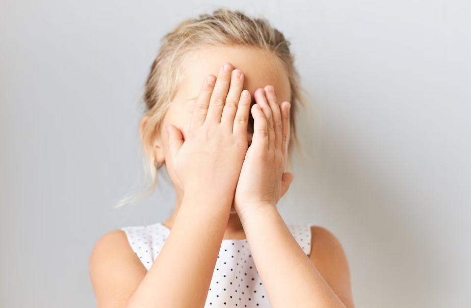 В Люберцах маленькая девочка полдня просидела в квартире с мертвыми мамой и ее другом