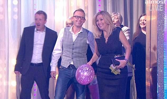 Жена узнала, что её муж двоеженец, кода он появился под руку с другой на телешоу