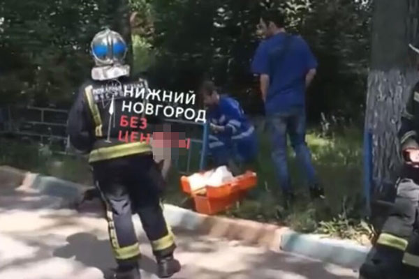 В Нижнем Новгороде обнаружили тело мужчины с застрявшей в заборе головой