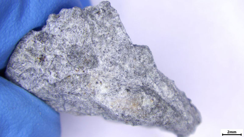 Учёные нашли метеорит, пролетевший над Москвой и Тверской областью | Российские учёные нашли метеорит, упавший после яркого болида