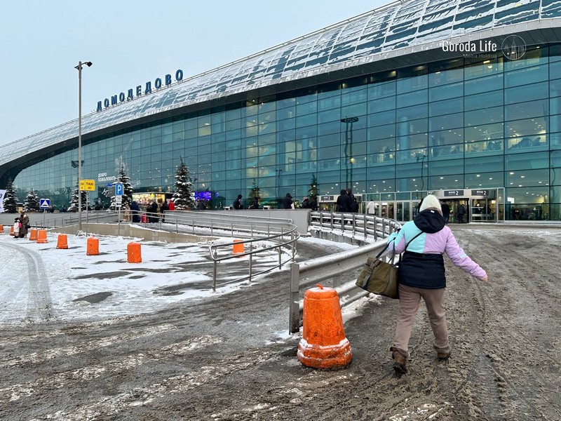 «Ведомости»: полёты в экономклассе по России за год подорожали на 25 процентов | Самые дешёвые авиабилеты по России подорожали на четверть