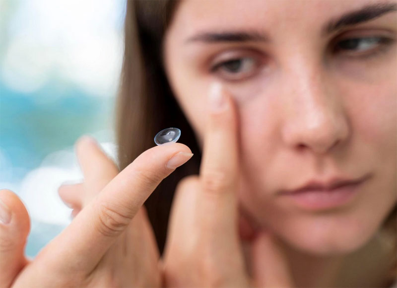 Ночные линзы привели к тяжелой инфекции: жительнице Новосибирска удалили глаз | Жительница Новосибирска потеряла глаз после использования ночных линз