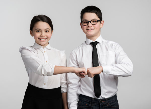 С 1 июля по ГОСТу форму школьников сделают эстетичной, удобной и патриотичной | В России появился ГОСТ с требованиями к школьной форме