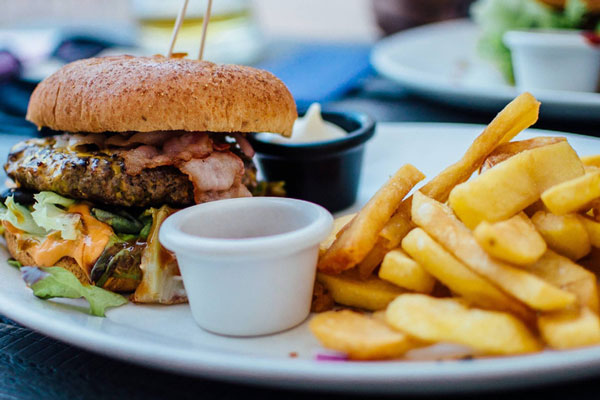 Эндокринолог предупредила о потере памяти из-за популярных продуктов | Эндокринолог Павлова: из-за фастфуда может ухудшиться память