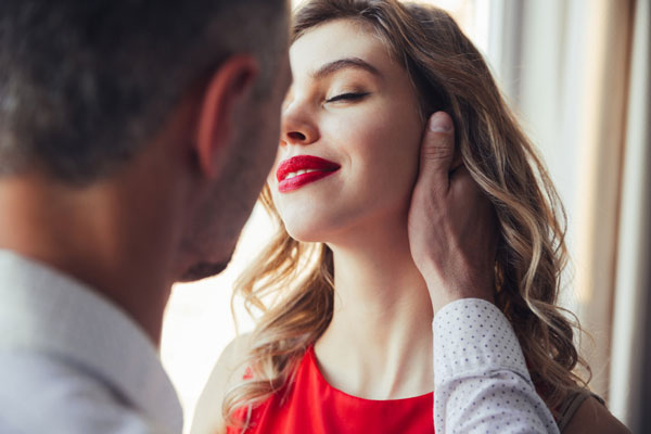 Психотерапевт рассказал, как частые поцелуи могут стать причиной агрессии и разрушить отношения