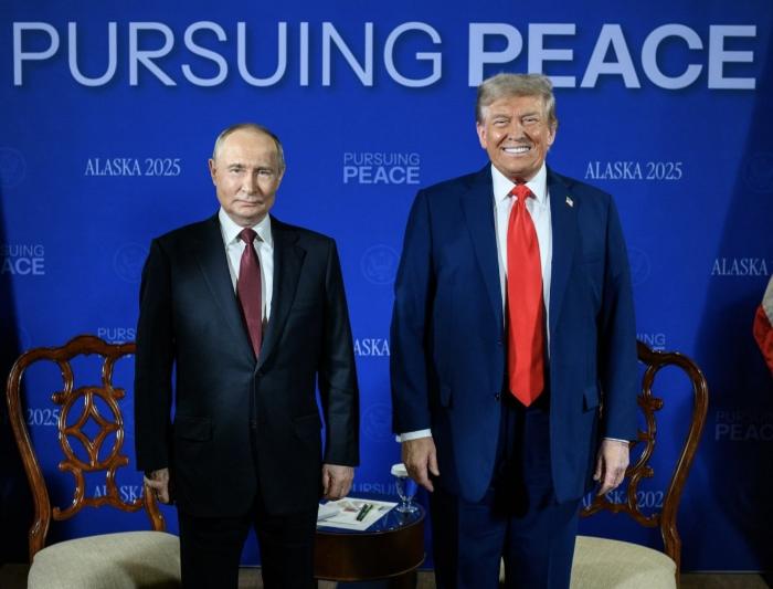 Эксперт рассказал, какой итог можно ожидать после переговоров Путина и Трампа на Аляске | Главным итогом переговоров Путина и Трампа стало начало восстановления диалога