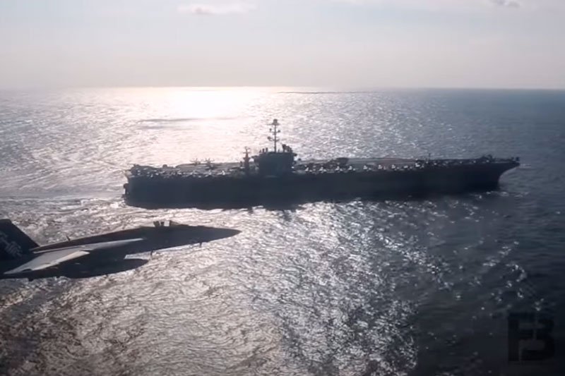 Российский Ил-38 напугал американский авианосец: видео