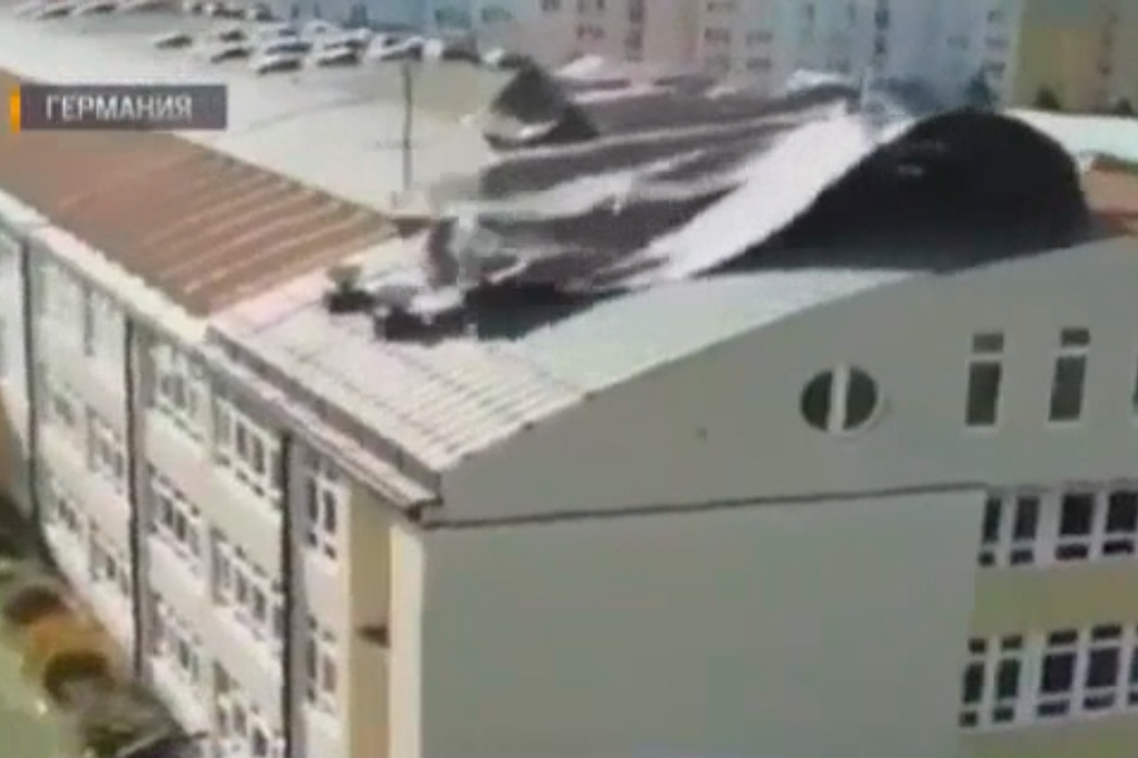 В Германии ураган сдул с посадочной полосы российский самолет