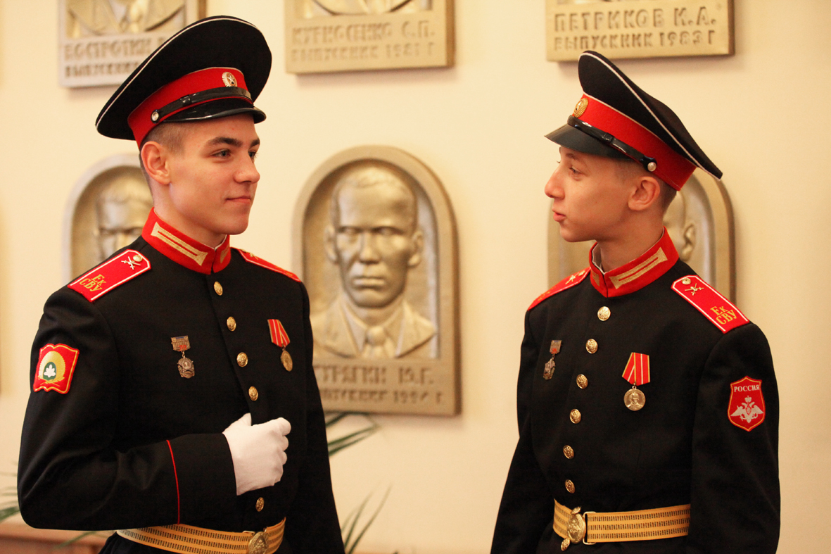 В День знаний командующий войсками ЦВО напутствовал воспитанников Екатеринбургского суворовского училища