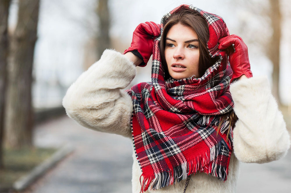Чем заменить шарф зимой: пять стильных альтернатив сезона | Чем заменить шарф этой зимой: модные и тёплые альтернативы