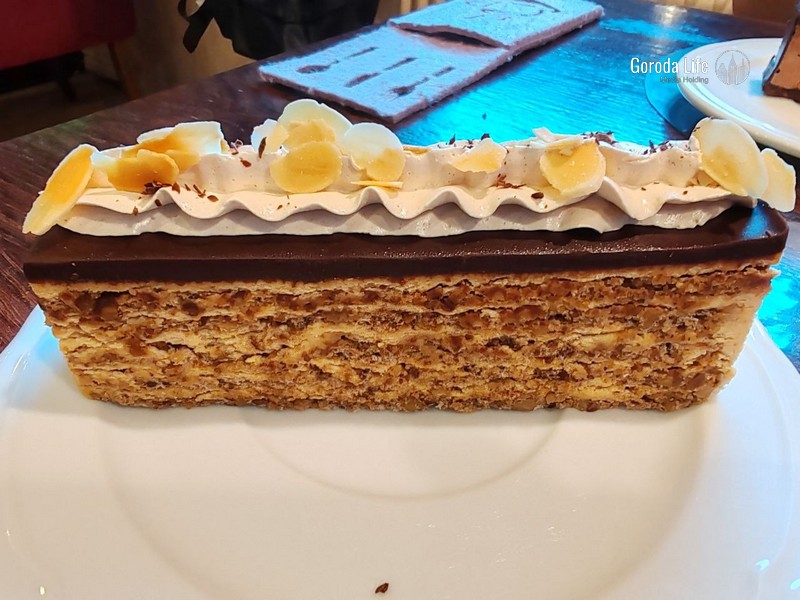 Почему нас «ломает» без сладкого — и как понять, что не так с питанием | Врач Садикова рассказала, почему возникает сильная тяга к сладкому