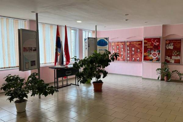 Пятиклассник потерял сознание и умер на перемене в красноярской школе | 12-летний подросток умер на перемене в красноярской школе