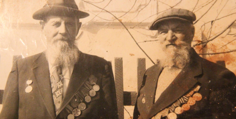 Братья-фронтовики: богатыри, не мы!