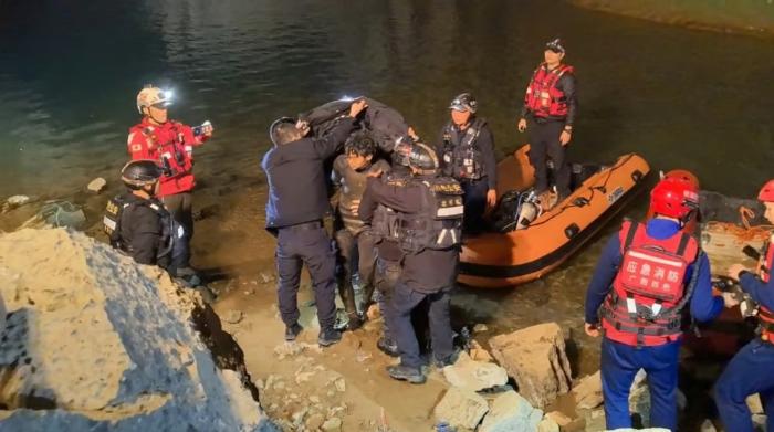 Дайвер из Китая пять суток провел в пещере на глубине 100 метров и выжил | Китаец провел 5 дней в подводной пещере и сумел выжить