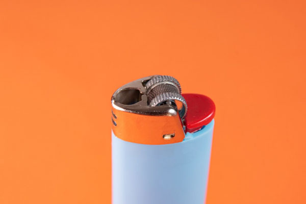 В России зафиксировано 20 смертей подростков из-за вдыхания газа: врачи предупреждают родителей | Подростки и опасный сниффинг: медики рассказали о 20 смертельных случаях в регионах России