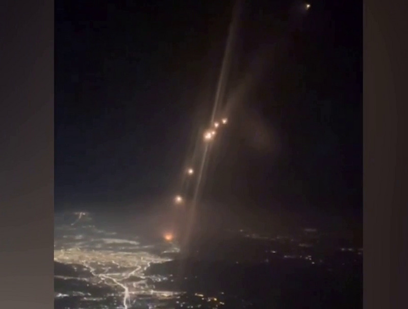 Ракетный удар Ирана по Израилю: последствия, причины, масштаб | Иран нанес массированный ракетный удар по Израилю