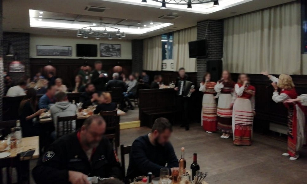 В Петрозаводске в разгар пандемии состоялся закрытый фуршет на 137 человек