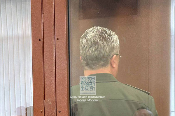 Адвокат заявляет: обвинения в госизмене заместителя министра обороны не подтверждены | Адвокат: замминистра обороны Иванов обвиняется только в получении взятки