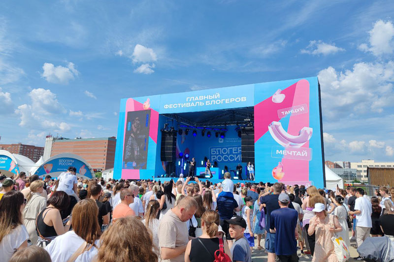 Фестиваль "Блогеры России" собрал огромную аудиторию в пяти городах стран | Более 250 тысяч человек посетило фестиваль “Блогеры России” в пяти городах страны 
