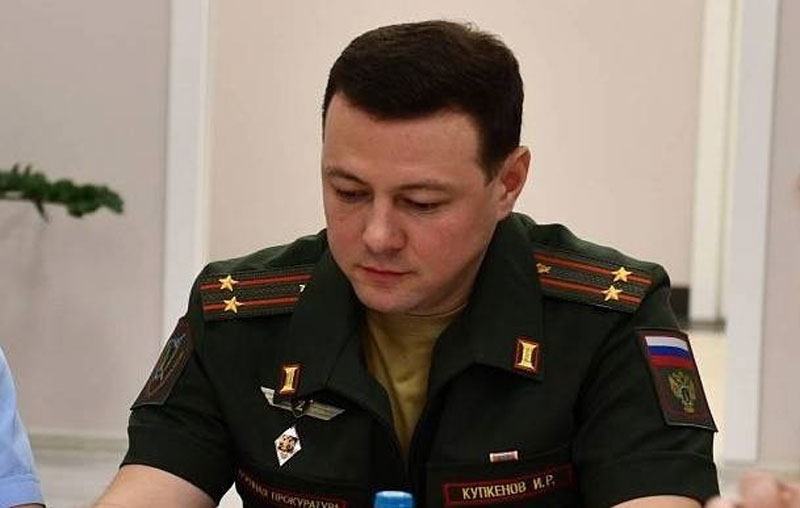 Заместителя военного прокурора Петербурга задержали по делу о взятке | Замвоенного прокурора Петербурга задержали по обвинению во взятке