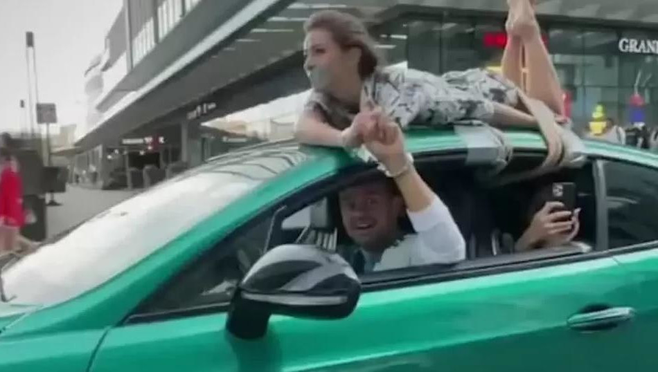 Блогер привязал к крыше авто девушку и устроил гонки ради лайков